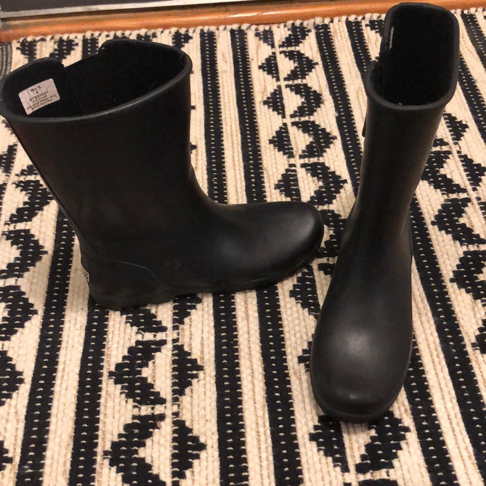 Sperry rain boots